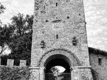 Castello di Tordimonte, torre d'ingresso